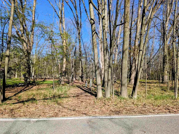 1050 Bundy Dr, Lake Isabella, MI 48893