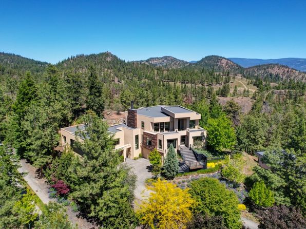 1180 Stoneypointe Ct, Kelowna, BC V1V 2Y3