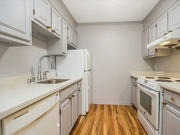 5th image of 120 Joice St