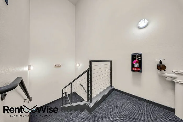 68 McCoppin St #8 — Photo 27