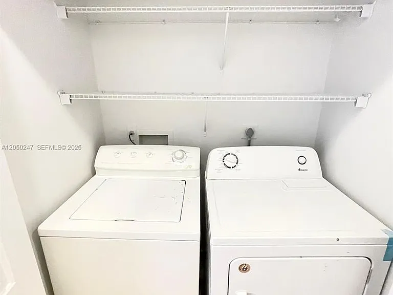 2307 Washington St #4 — Photo 24