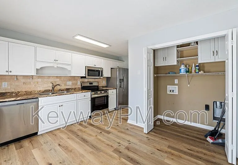 1512 Abby Way — Photo 5
