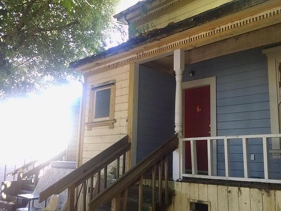 3rd image of 112 W Del Norte St