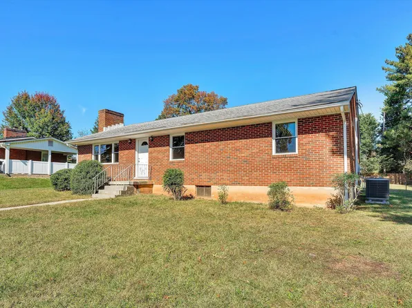 4403 Fontaine Dr, Roanoke, VA 24018