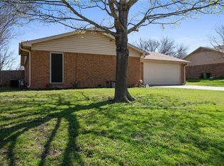 213 Russell Ln, Hewitt, TX 76643