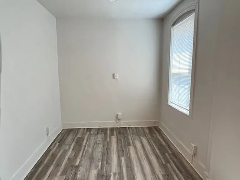 559 Manor St #561 — Photo 4