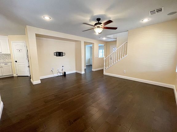 3rd image of 10725 Mystic Shore Ave