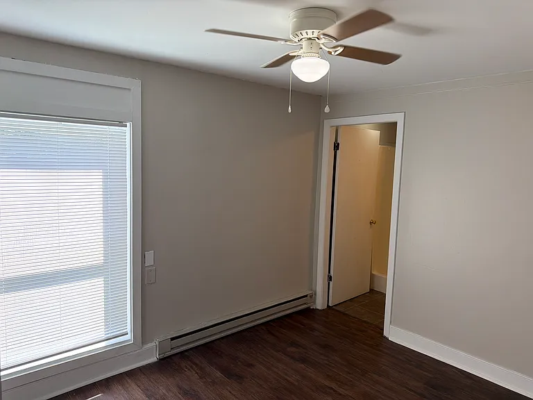 1022 W Main St #1 — Photo 4