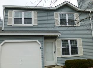 2055 Westview Ln, Round Lake Beach, IL