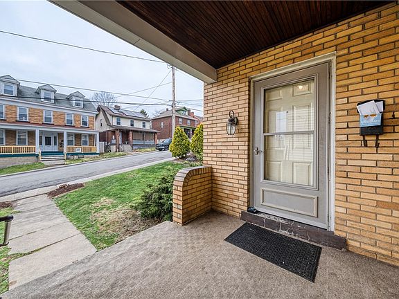 2nd image of 130 Lakewood Ave