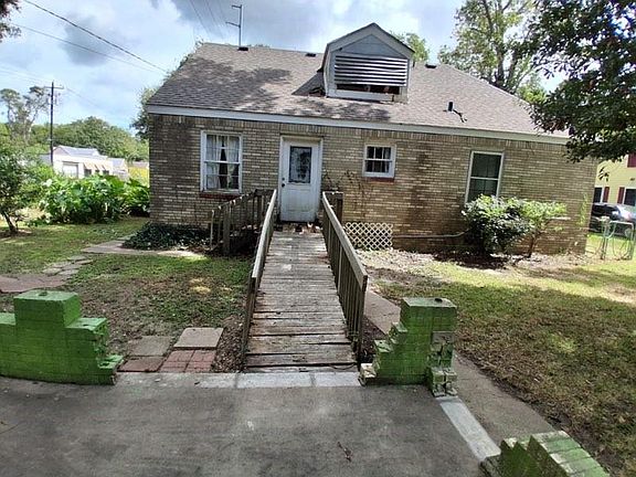 2nd image of 1304 Rhodora St