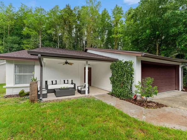 1210 Foxwood Dr, Lutz, FL 33549