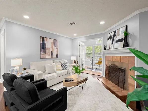 704 Barrington Hills Dr, Sandy Springs, GA 30350