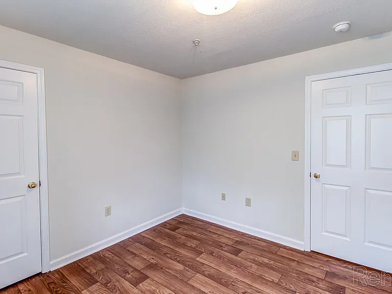 Plymouth Ridge Apartments — Photo 16
