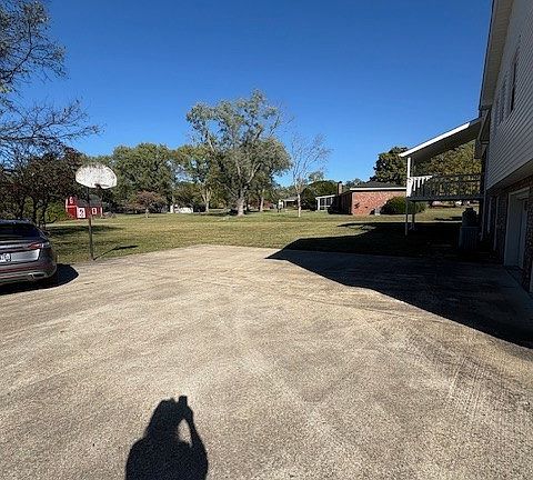 3rd image of 203 Maple Way