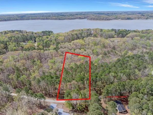 Seven Oaks Dr, Clarksville, VA 23927