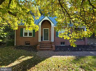 1945 Valley Rd, Berkeley Springs, WV 25411