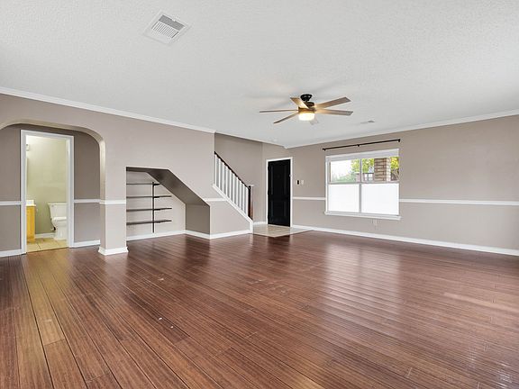5th image of 3321 Fresno Pl