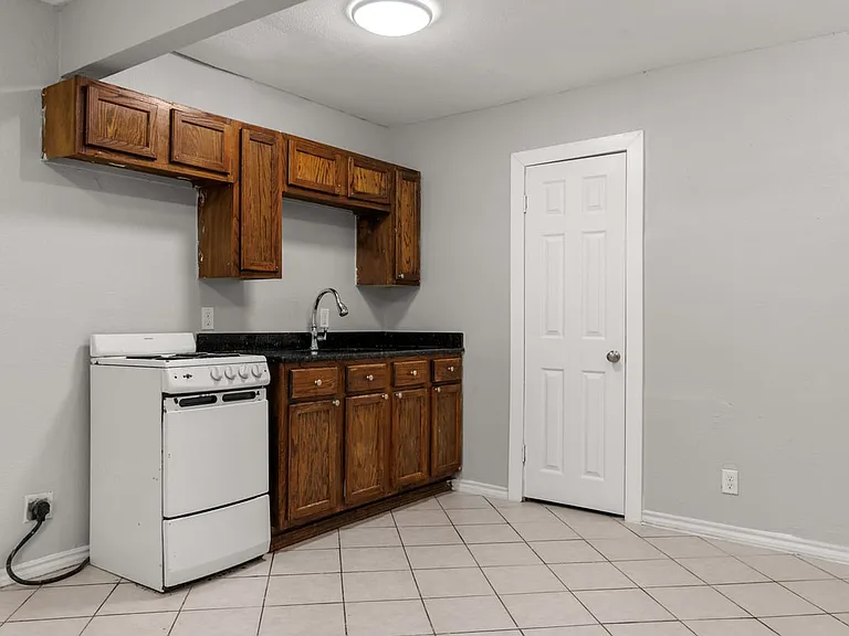 2805 Bellmead Dr — Photo 6