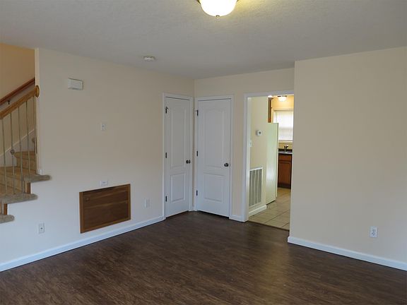 3rd image of 7626 Chatham Cir #2