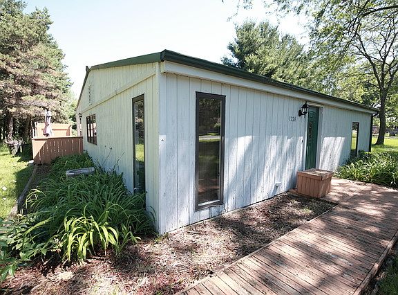 2nd image of 1224 Prairie Ln
