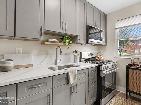 4th image of 802 Glenwood Ave