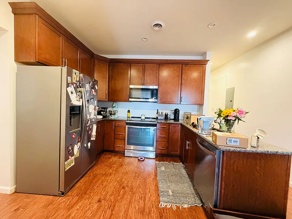 4047 Penn Ave #2