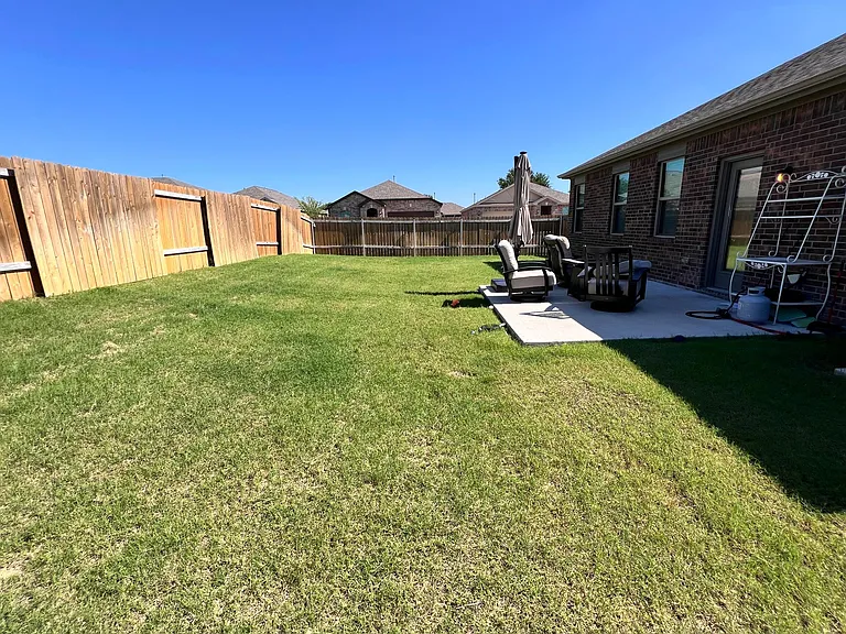 2113 Emma Ct — Photo 38