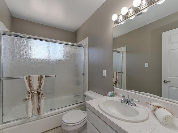 Upstairs bathroom 