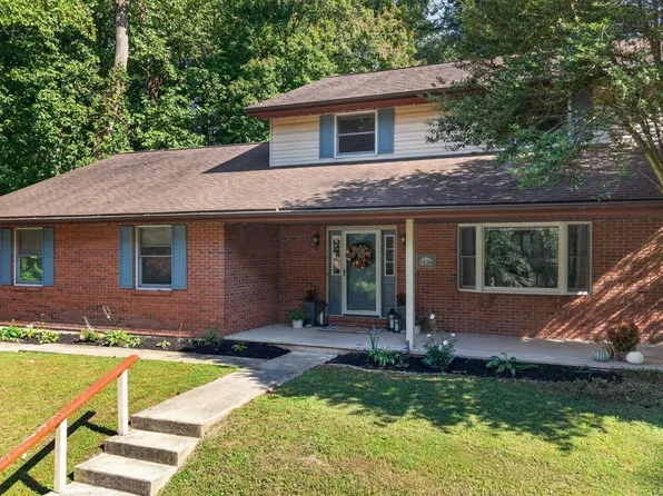 1436 Woodhaven Dr, Hummelstown, PA 17036