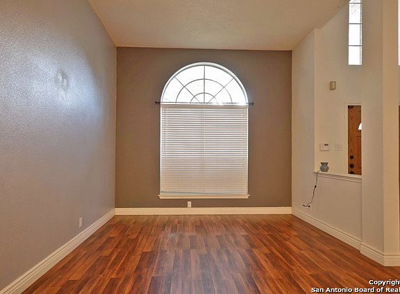 2nd image of 1102 Draybrook