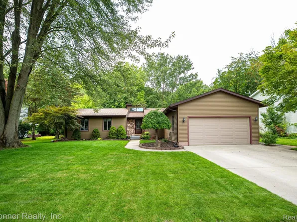 1900 Connecticut Ave, Marysville, MI 48040