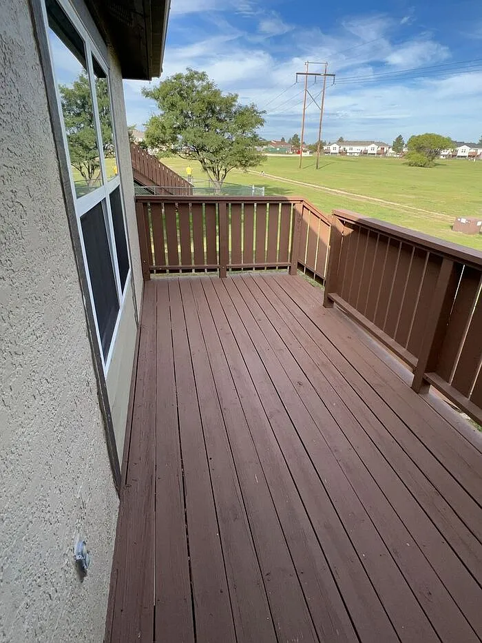 3 bed, 2.5 bath, 1328 sqft, $1,755 — Photo 2