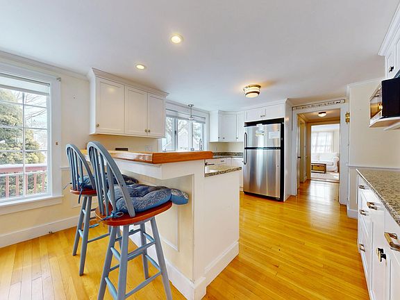 5th image of 148 Berry Avenue