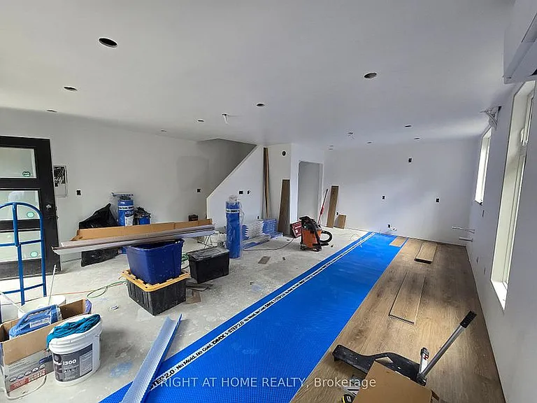 1103 Dufferin St #1 — Photo 6
