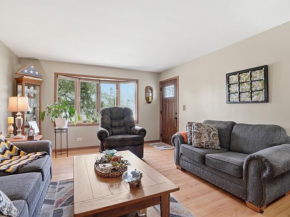 4th image of 9008 Hess Dr