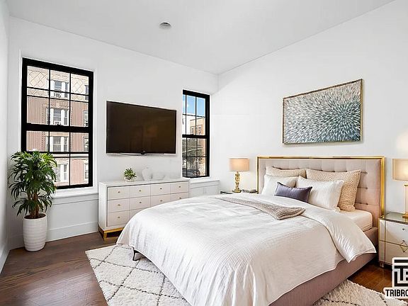 4th image of 3021 Tilden Ave #3