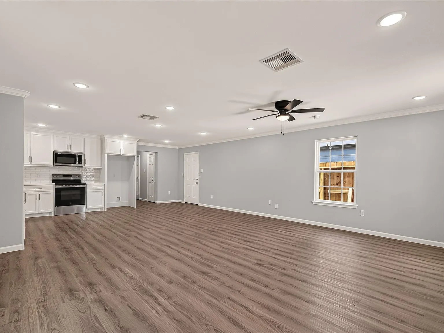 3 bed, 2.0 bath, 1520 sqft, $1,650 — Photo 4
