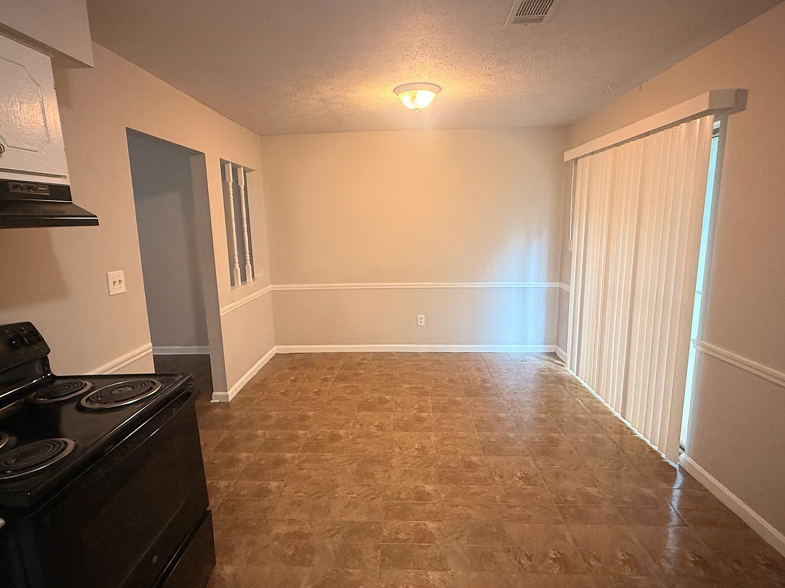 3 bed, 1159 sqft, $1,200 — Photo 4