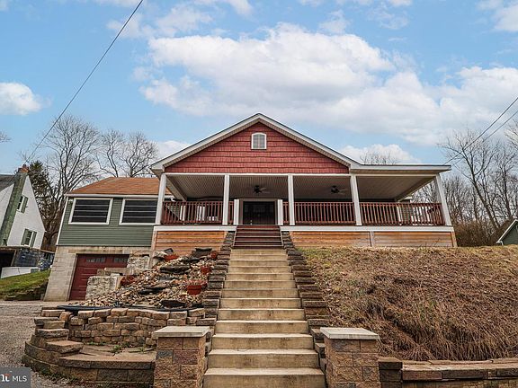 2nd image of 989 Blackhawk Rd