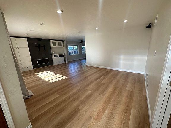 3rd image of 1428 Meridian Ave