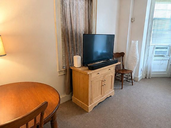 4th image of 2826 Poplar St APT 2