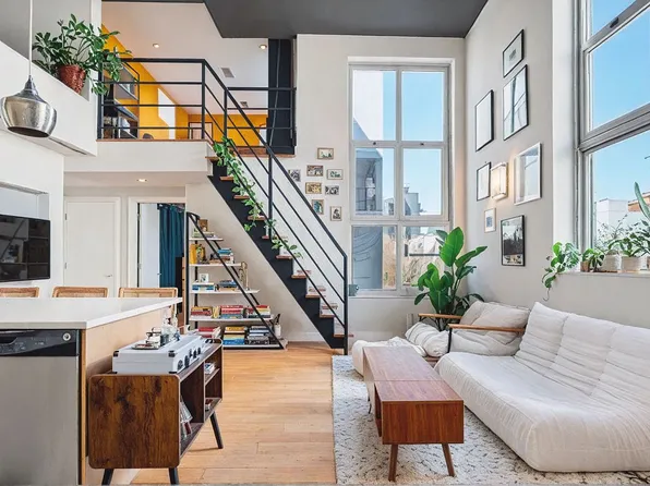 96 Woodpoint Rd APT 3A, Brooklyn, NY 11211