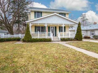 303 S Swift St, Winnebago, IL 61088
