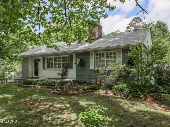 229 Sarvis Dr, Knoxville, TN 37920