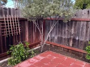 188 E 19th St #B, Costa Mesa, CA 92627