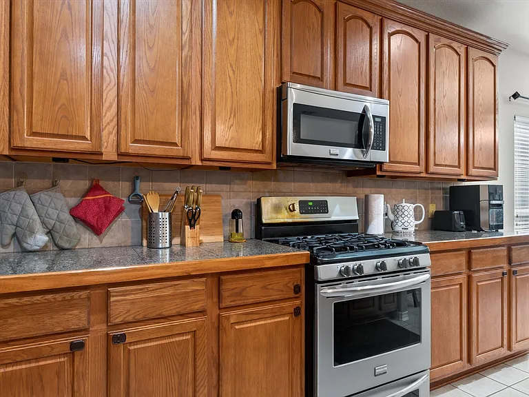 7912 Riverwalk Trl — Photo 9