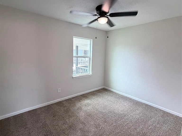 2915 Creston Dr — Photo 12