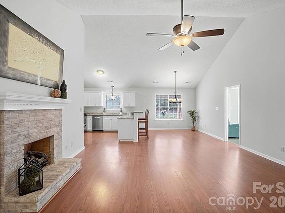 4th image of 3313 Hard Rock Ct