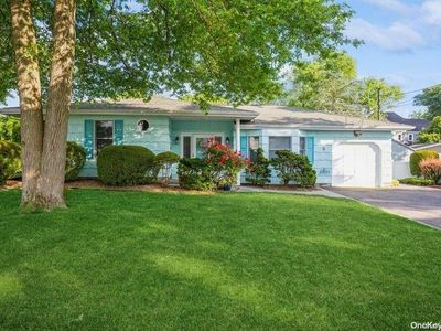 3 Edwards E Lane N, Blue Point, NY, 11715